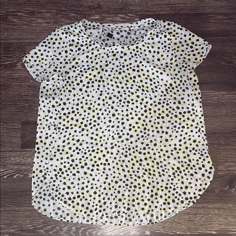 Ann Taylor White with Black and Yellow Design on it size XL